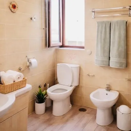 Guest house Cialoma Full 4*